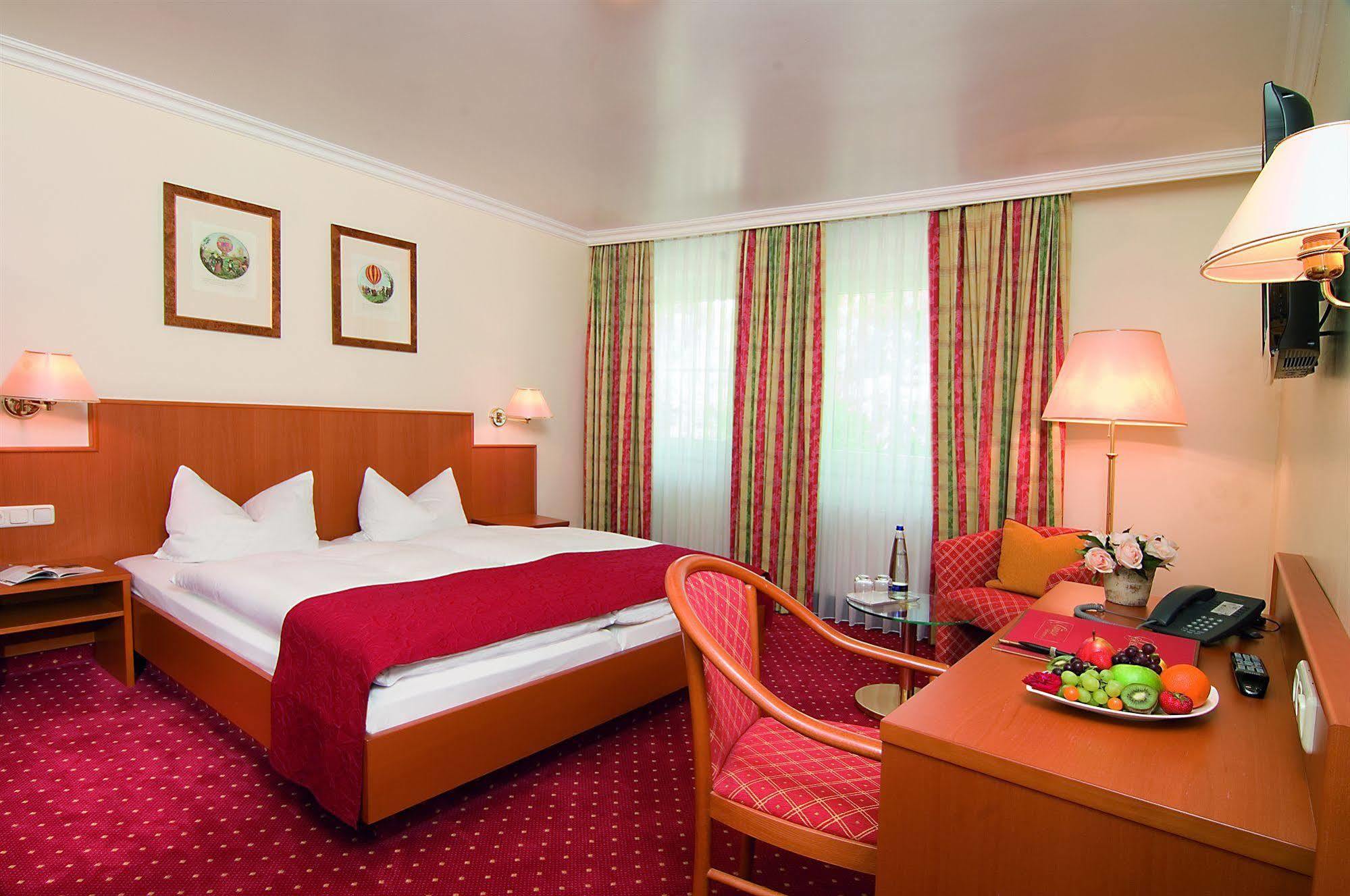 Landgasthof Hotel Gentner Нюрнберг Екстериор снимка